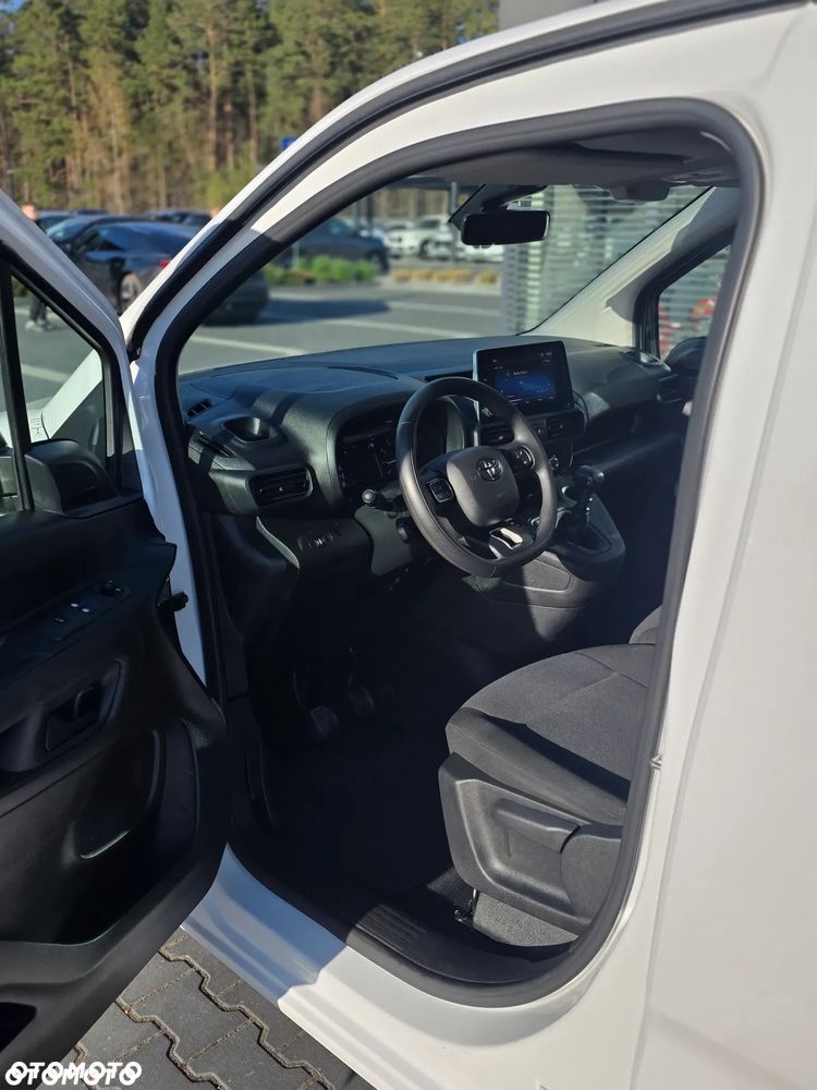 Toyota Proace City 2.0t 1.5 D-4d 100KM  3 OSOBOWA Furgon Blaszak BEZWYPADKOWA z Polskiego Salonu I Pierwszy i Jedyny Właściciel I Pełna Faktura Vat 23% - 19
