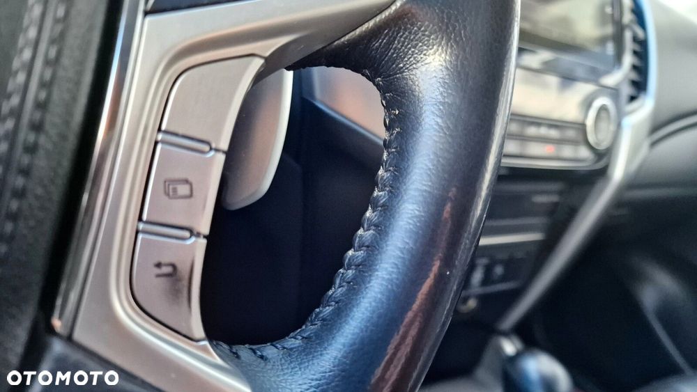 Mitsubishi L200 - 25