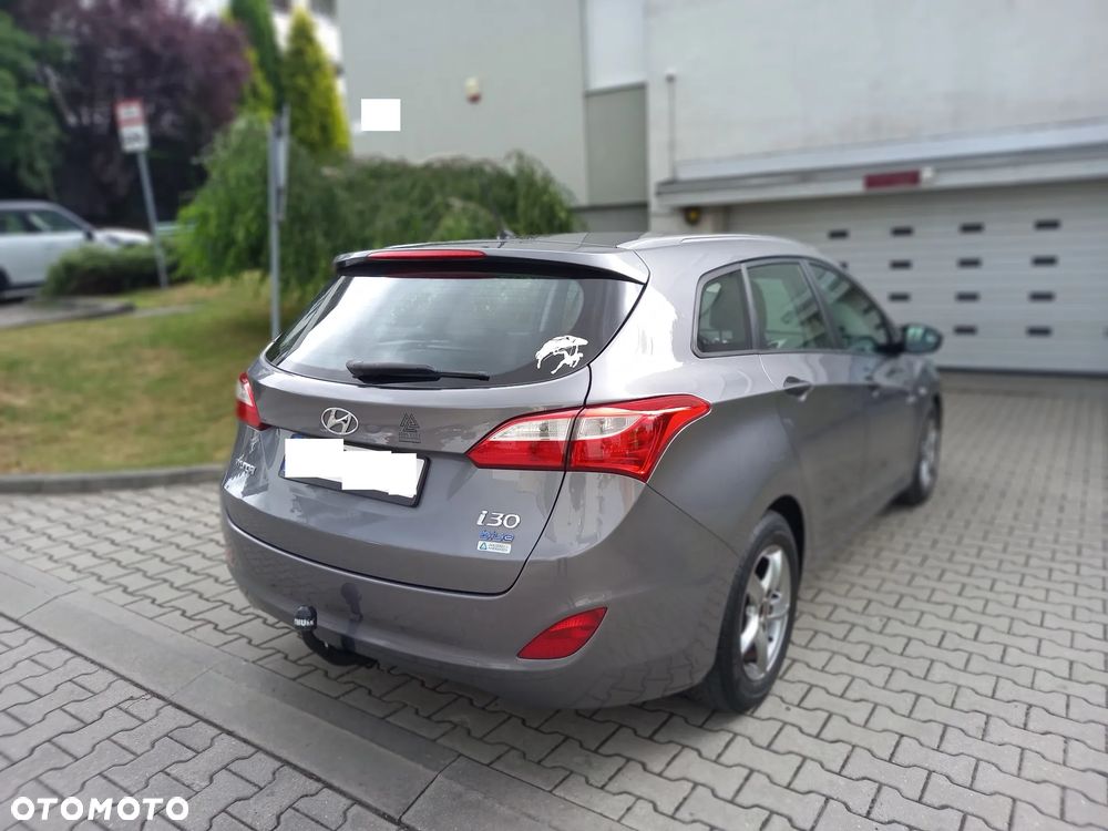 Hyundai i30 blue Kombi 1.6 CRDi Style - 12