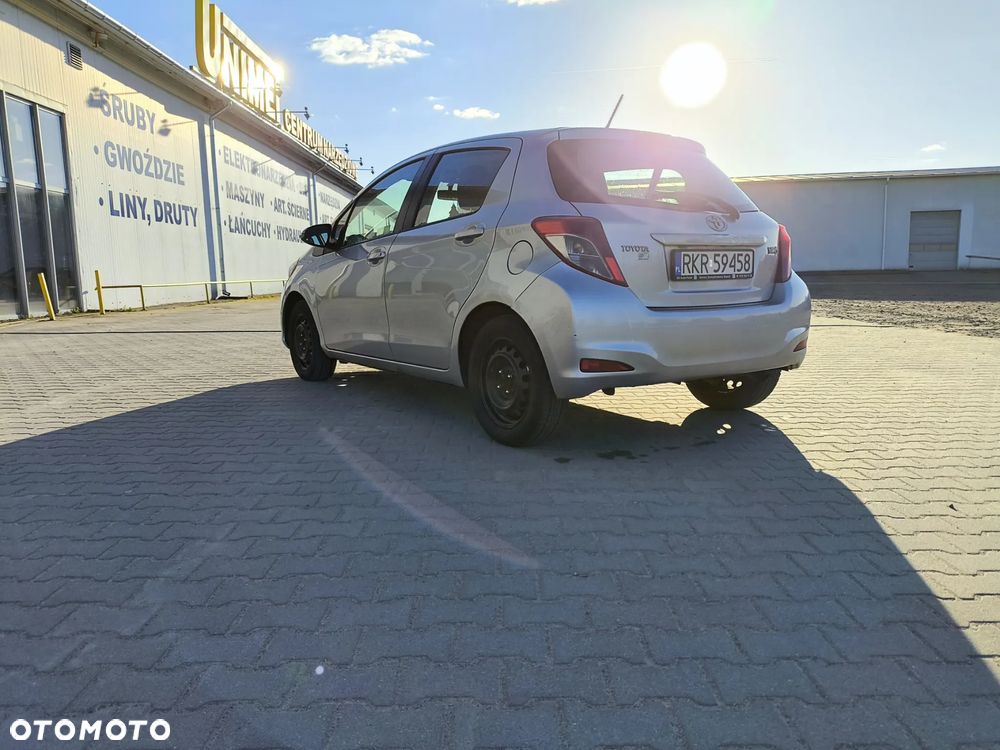 Toyota Yaris 1.33 Active - 4