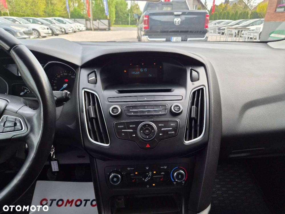 Ford Focus - 30