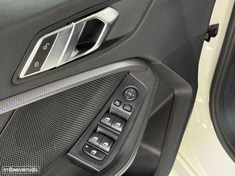 BMW 118 d Pack Desportivo M - 47