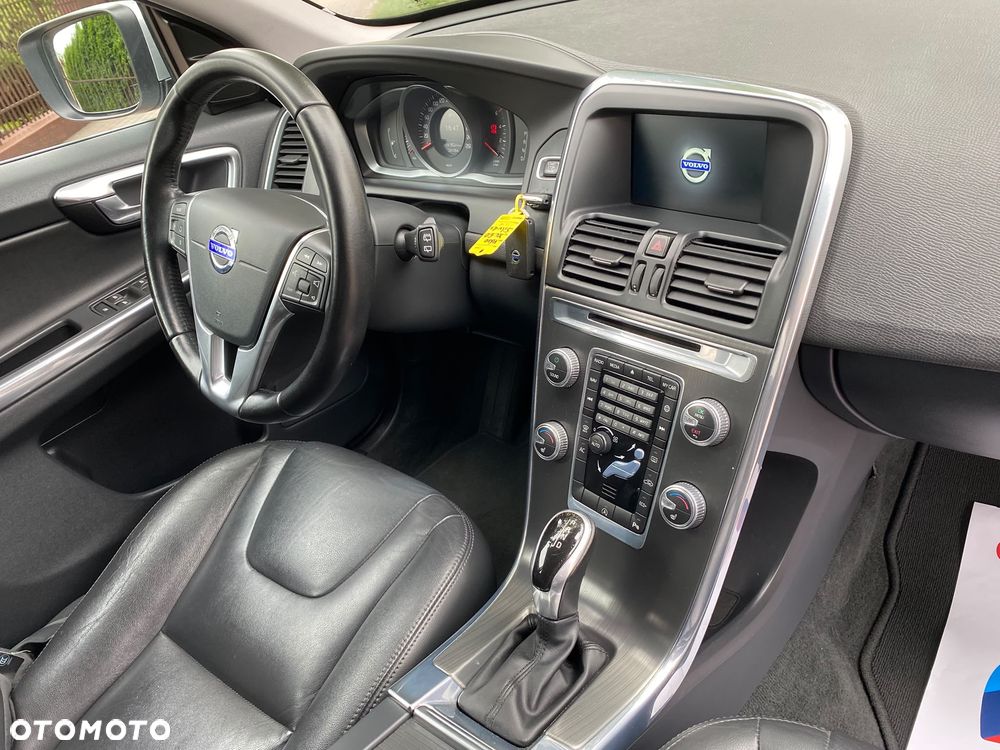 Volvo XC 60 D3 Geartronic Momentum - 12