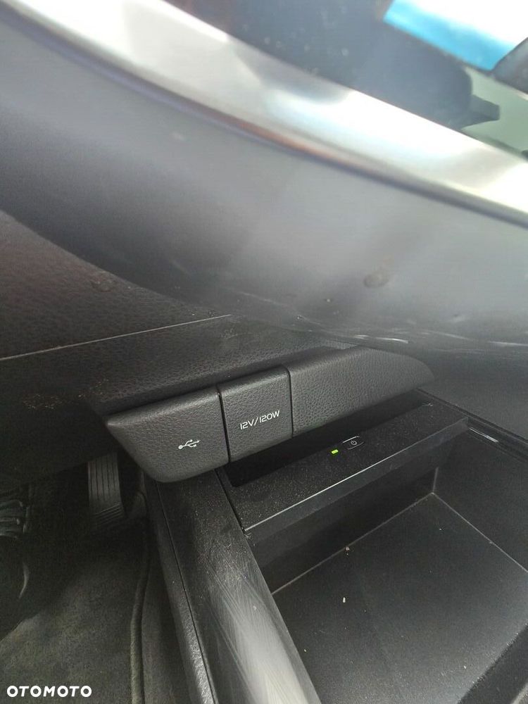 Toyota Camry 2.5 Hybrid Executive CVT - 23