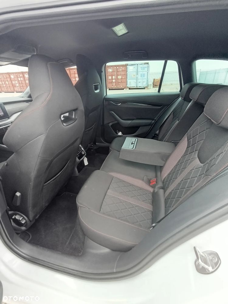 Skoda Octavia 2.0 TDI RS DSG - 17