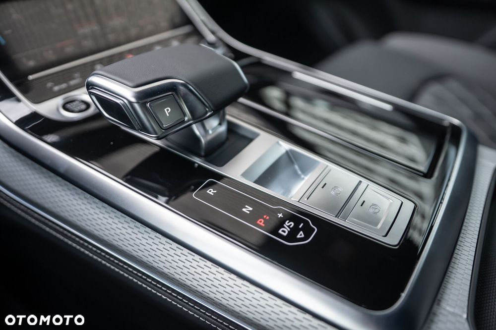 Audi Q7 TFSI e PHEV 360 kW Quattro S Line Tiptr - 32