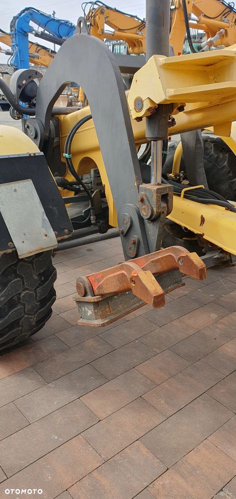 New Holland F106.7A - 21