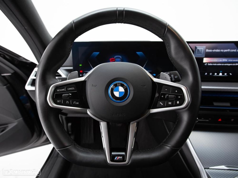 BMW 330 e Pack Desportivo M Auto - 19