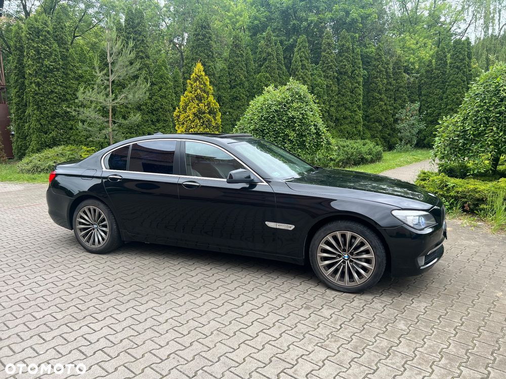 BMW Seria 7 740i - 7