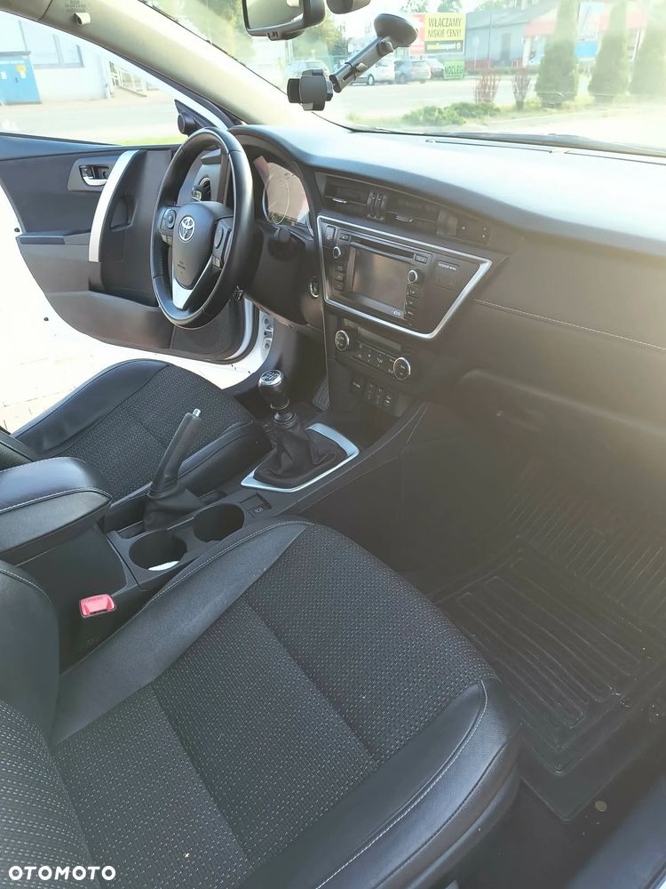 Toyota Auris 2.0 D-4D Premium - 7