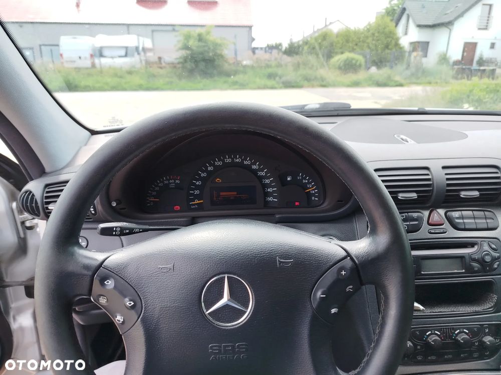 Mercedes-Benz Klasa C 180 Kompressor Avantgarde - 21
