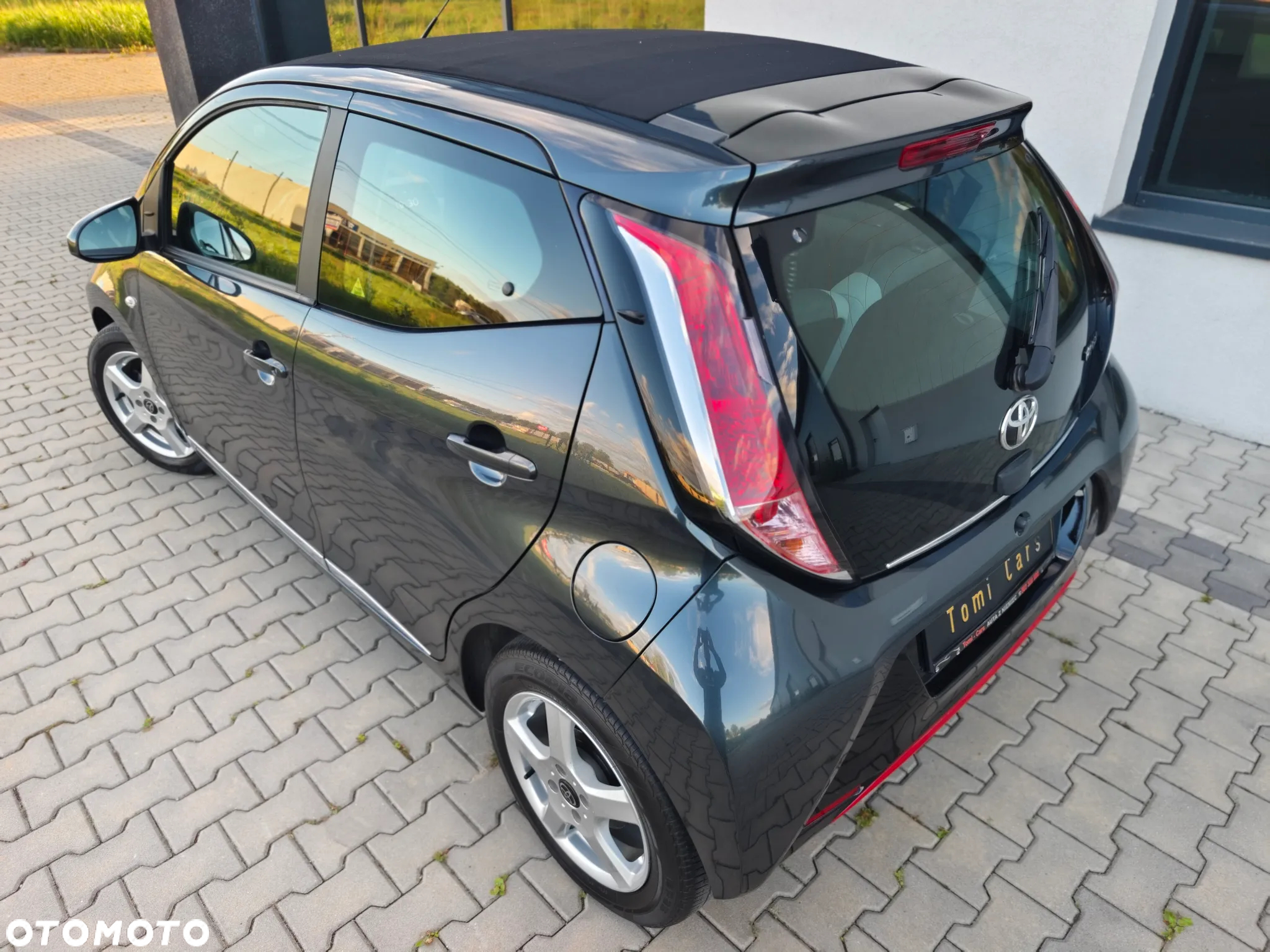Toyota Aygo 1.0 VVT-i JBL Edition - 32