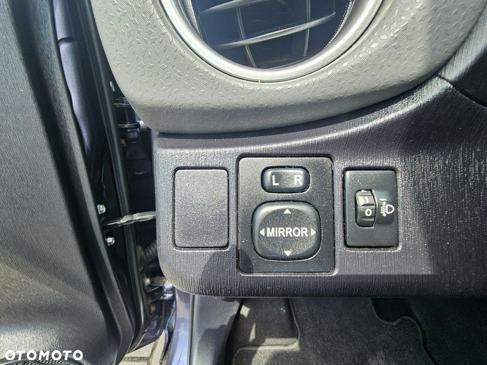 Toyota Yaris 1.33 VVT-i Comfort - 23