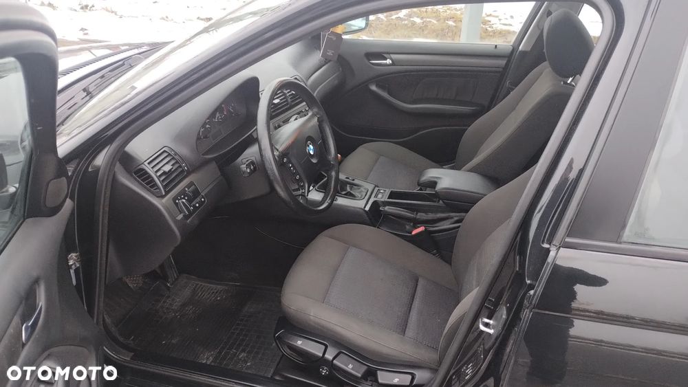 BMW Seria 3 318i - 11