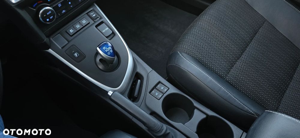 Toyota Auris 1.8 HSD Luna - 39