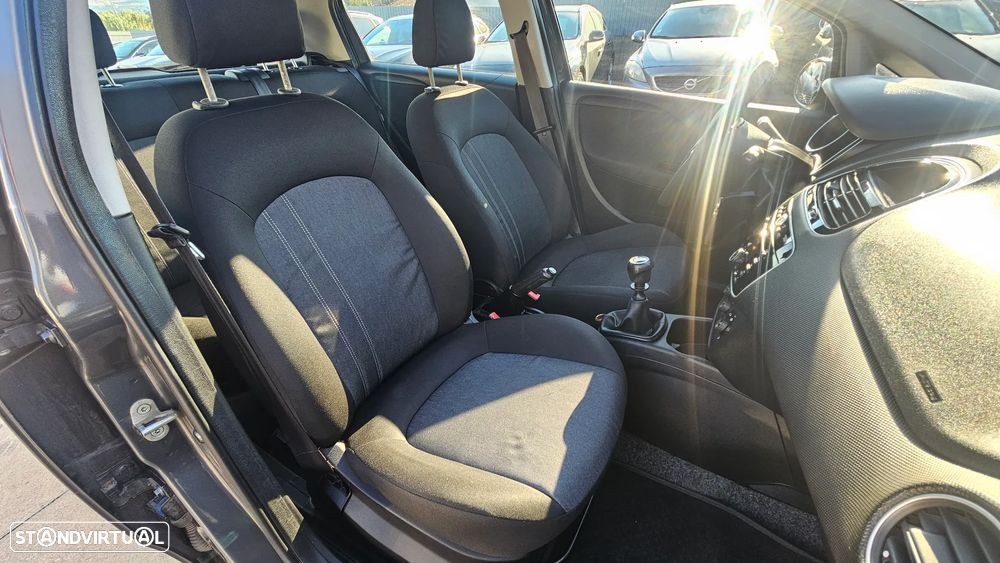 Fiat Punto 1.2 Young S&S - 26