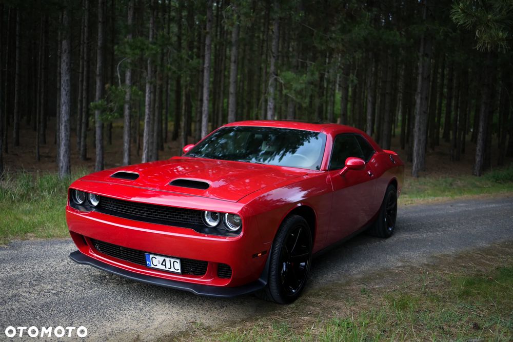 Dodge Challenger - 1