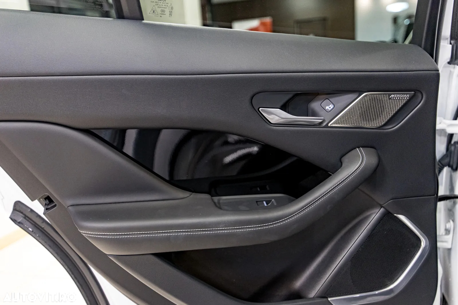 Jaguar I-Pace HSE - 16