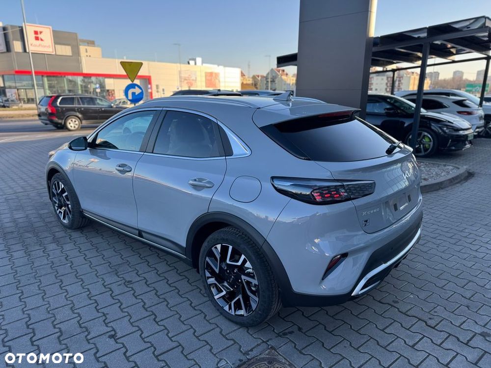 Kia XCeed 1.6 T-GDI Tribute DCT - 3