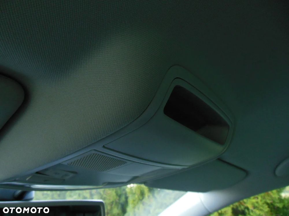 Volkswagen Golf 1.6 TDI DPF MATCH - 20