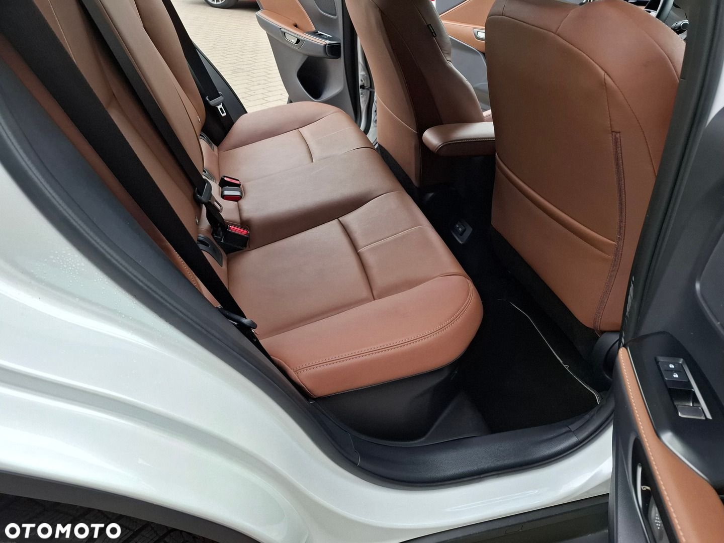 Lexus LBX 1.5 Hybrid Relax AWD - 26