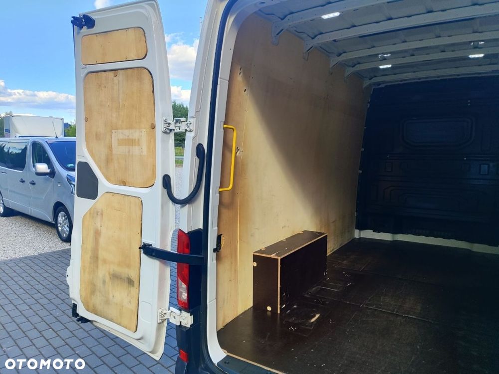 Volkswagen Crafter - 25
