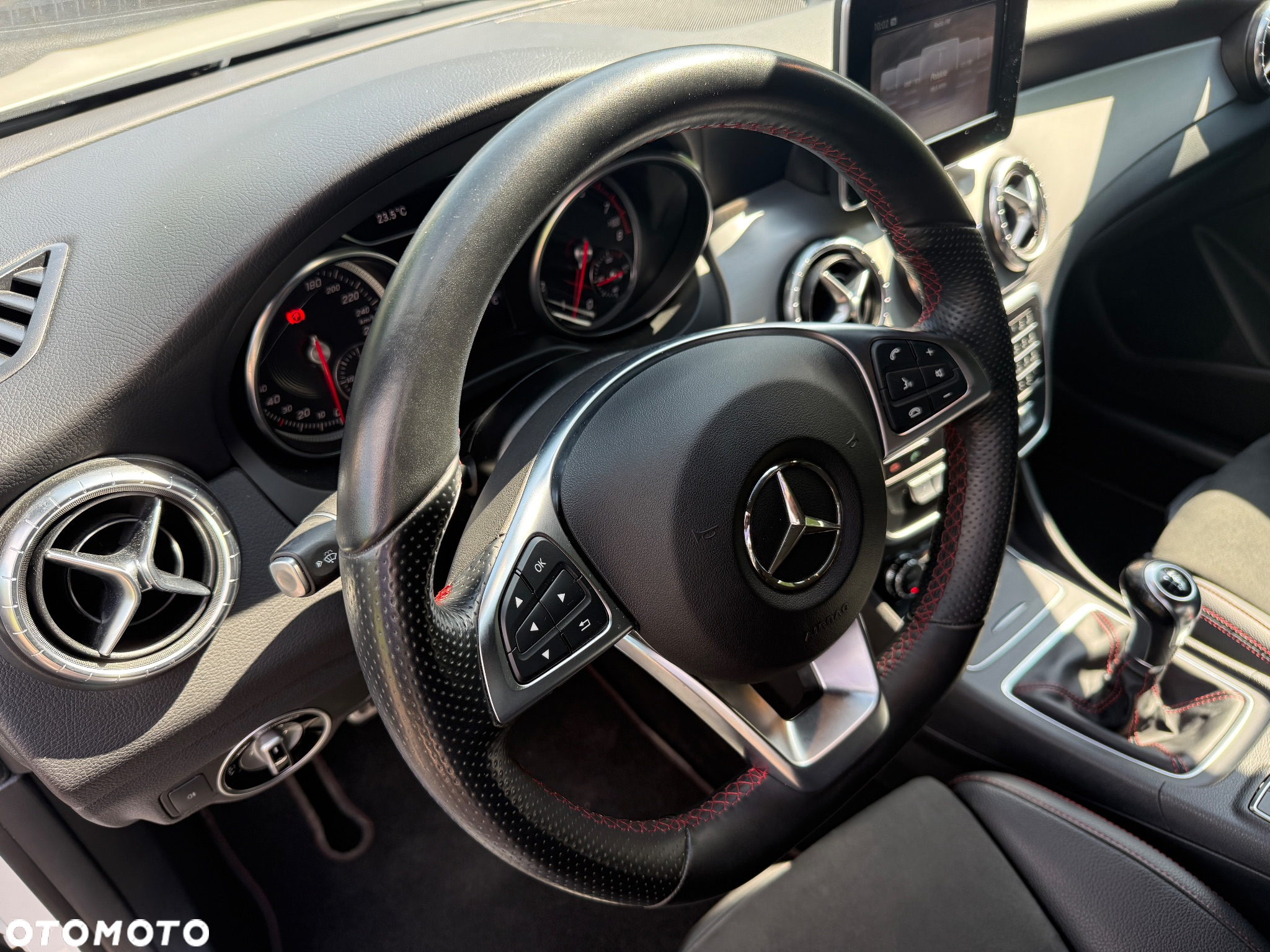 Mercedes-Benz CLA 200 AMG Line - 21
