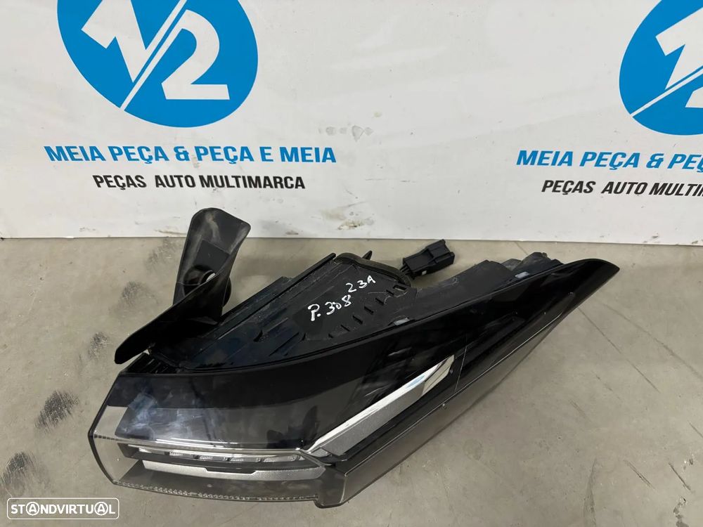 Farolim traseiro direito Peugeot 308 carrinha de 2022 - 2