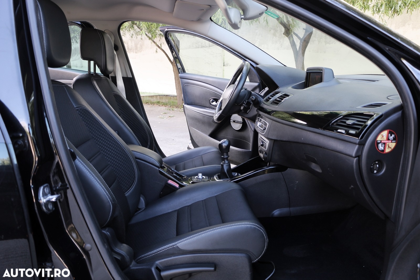 Renault Megane Grandtour ENERGY TCe 115 Start & Stop Bose Edition - 11