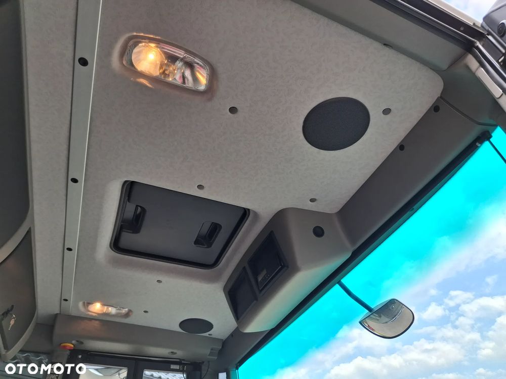 Mercedes-Benz Econic 1827 Zamiatarka FAUN Viajet EURO 6 PM10 Dodatkowy Silnik W Zabudowie Dodatkowa Szczotka Odchwaszczarka Dodatkowy Zbiornik Wody Rura do Liści Studzienek Samochód Jak Nowy 860 km Przebiegu 2023 Rok Zamiatarka Uliczna - 28