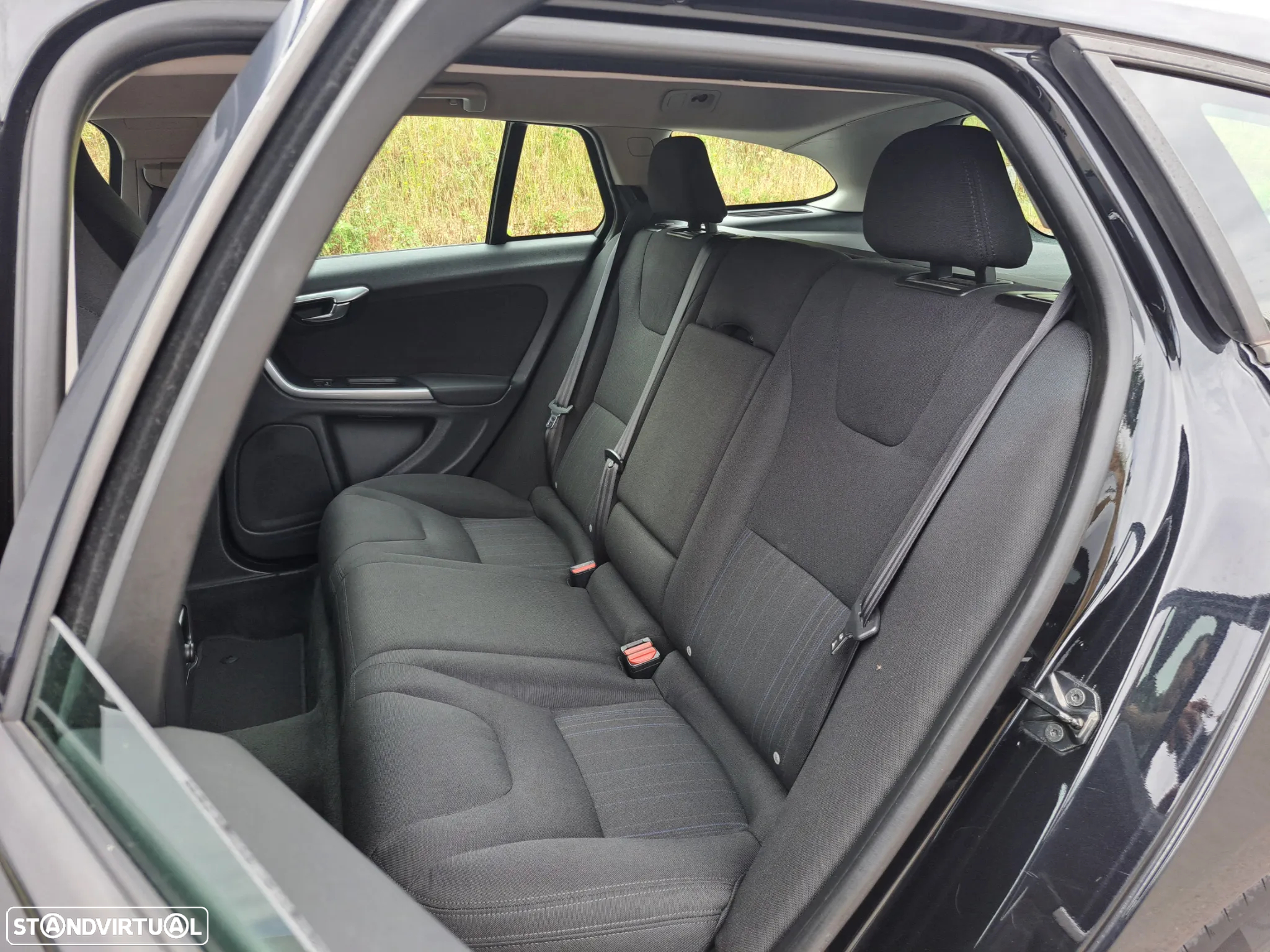 Volvo V60 1.6 D2 Drive Momentum Start/Stop - 24