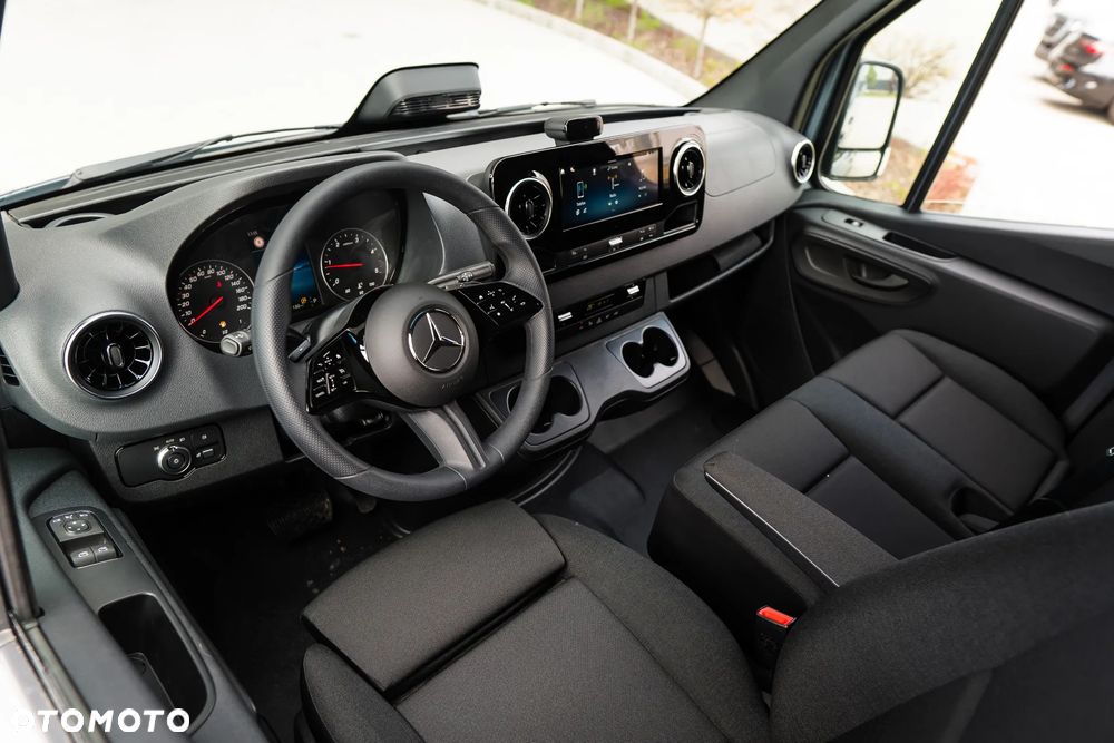 Mercedes-Benz Sprinter - 10