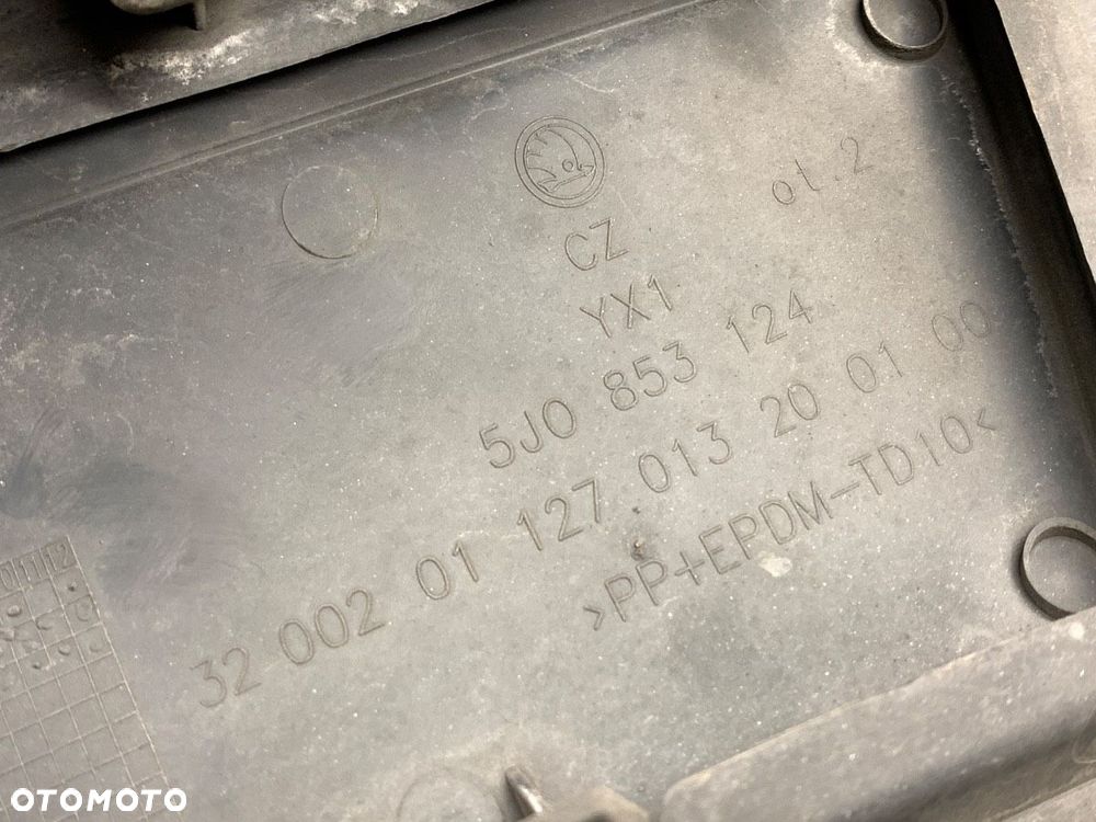 ATRAPA GRILL  SKODA FABIA II Combi (545) 2007 - 2014 1.4 63 kW [86 KM] benzyna 2007 - 2014 5J0853124 - 5