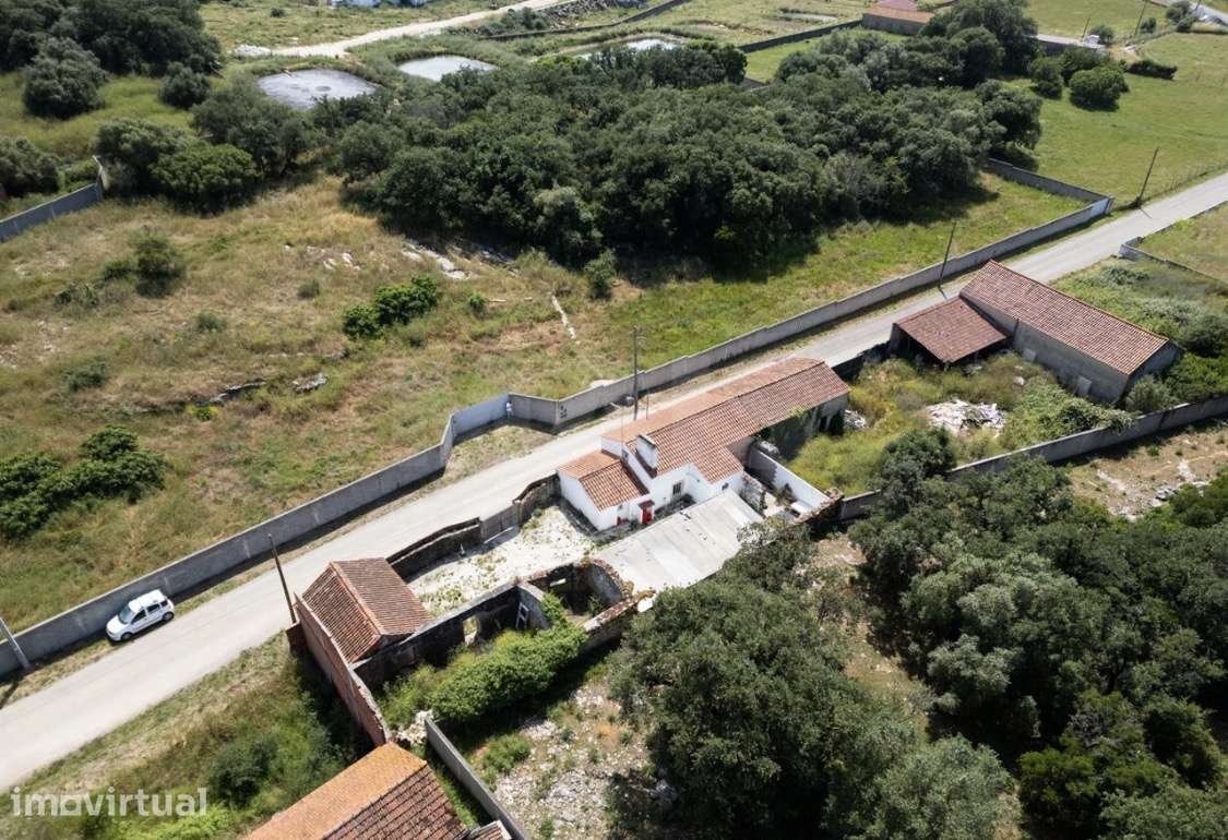 MAIS DE 300m2 DE CONSTRUÇÃO PÁTIO PRIVADO E GRANDES ÁREAS DE APOIO… - Grande imagem: 5/19