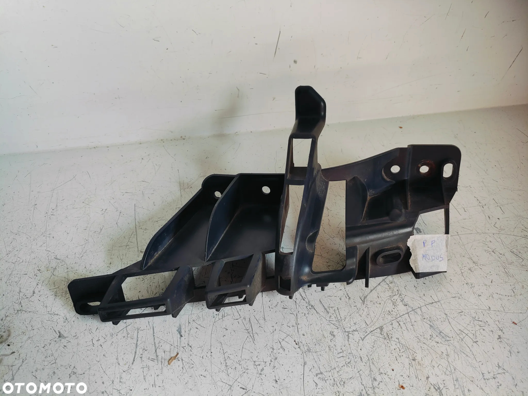 RENAULT MODUS ślizg zderzaka MOCOWANIE prawy przód 8200213560 - 2