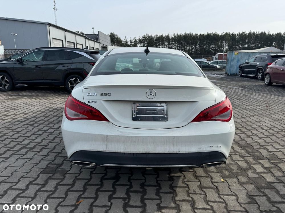 Mercedes-Benz CLA 250 7G-DCT - 2