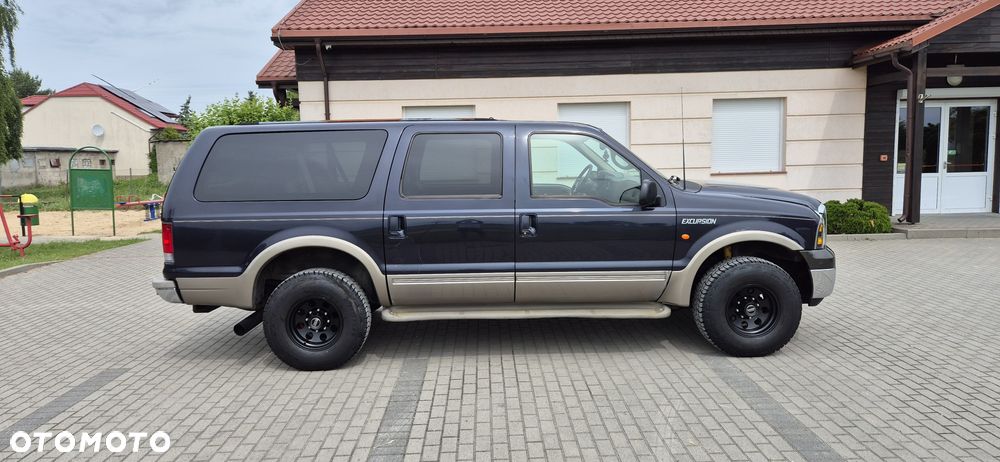 Ford Excursion - 3