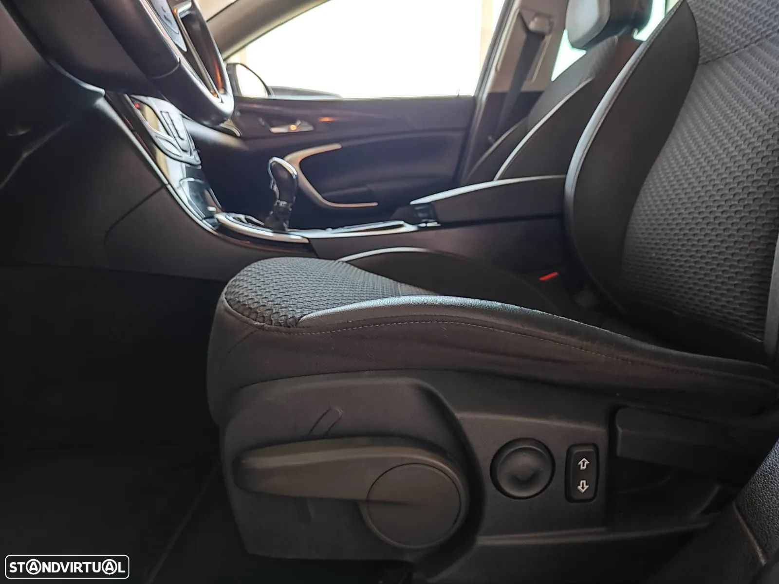 Opel Insignia Sports Tourer 2.0 CDTi Cosmo S/S - 24