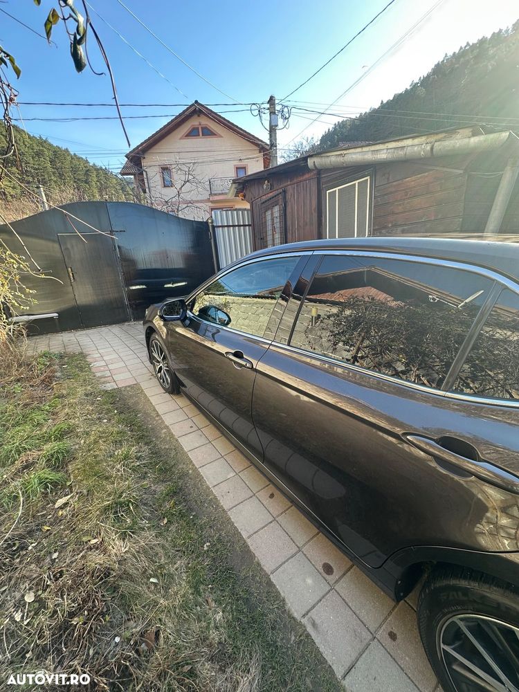 Toyota Camry 2.5 Exclusive - 4