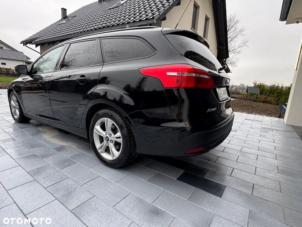 Ford Focus Turnier 1.5 EcoBlue Start-Stopp-System TITANIUM - 3