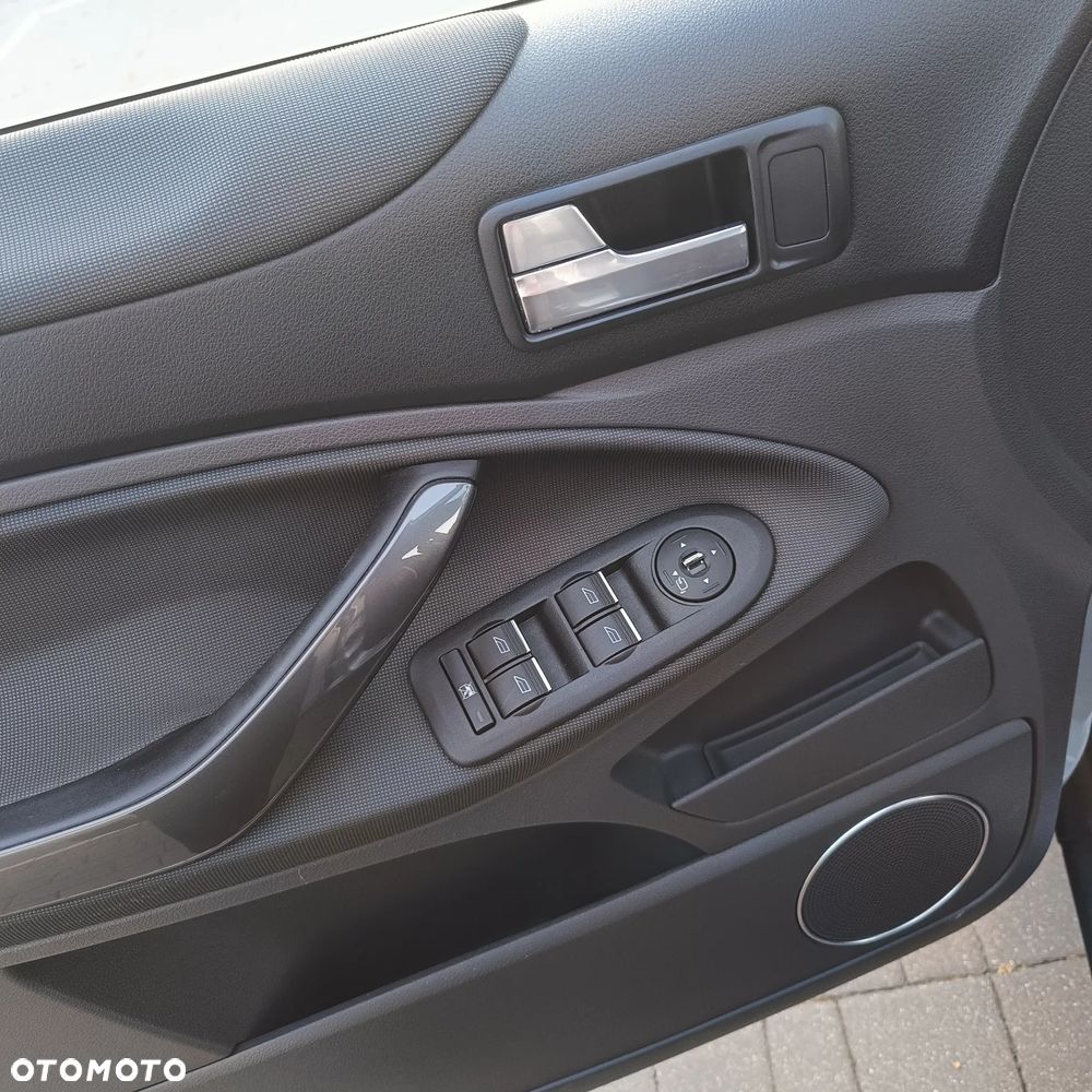Ford Kuga 2.0 TDCi 2x4 Titanium - 18