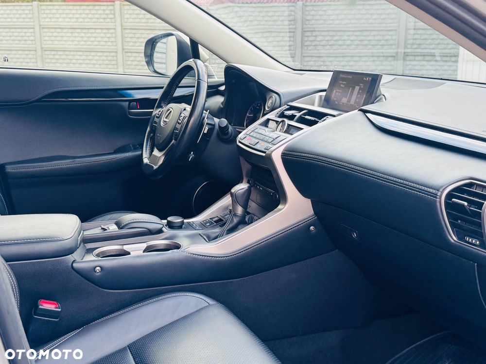 Lexus NX 200t Elite AWD - 29