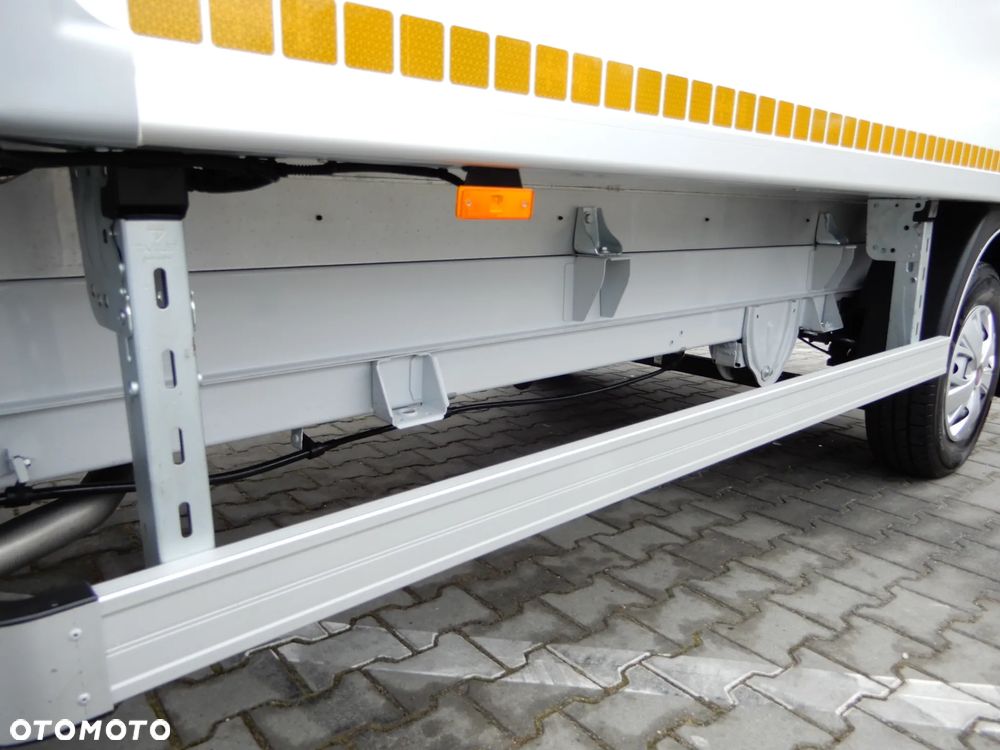 Fiat Ducato Serii 8 MAXI Wzmacniany 2.2 MultiJet3 H3-POWER 160 KM Chłodnia 4226 mm 8 Euro Palet Boczne Drzwi Agregat Zanotti -20*C Android Auto Carplay Stan Auta JAK NOWY POLECAM - 21