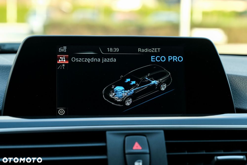 BMW Seria 3 318d Sport Line Shadow - 31