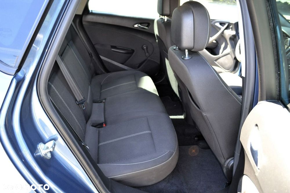Opel Astra 1.4 Turbo Exklusiv - 37
