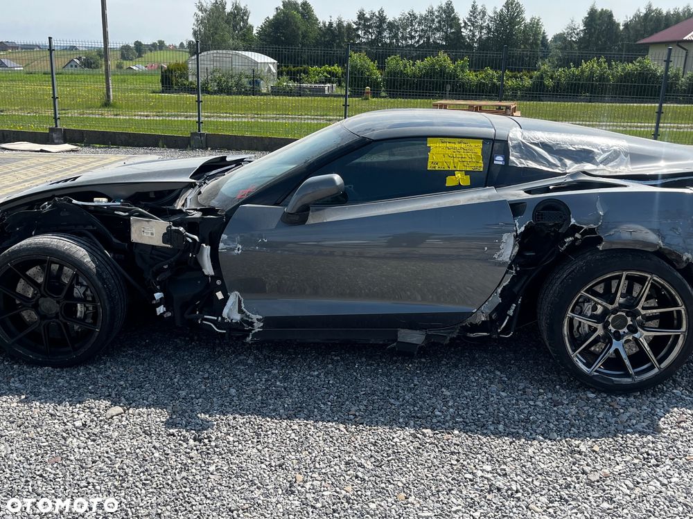 Chevrolet Corvette - 3