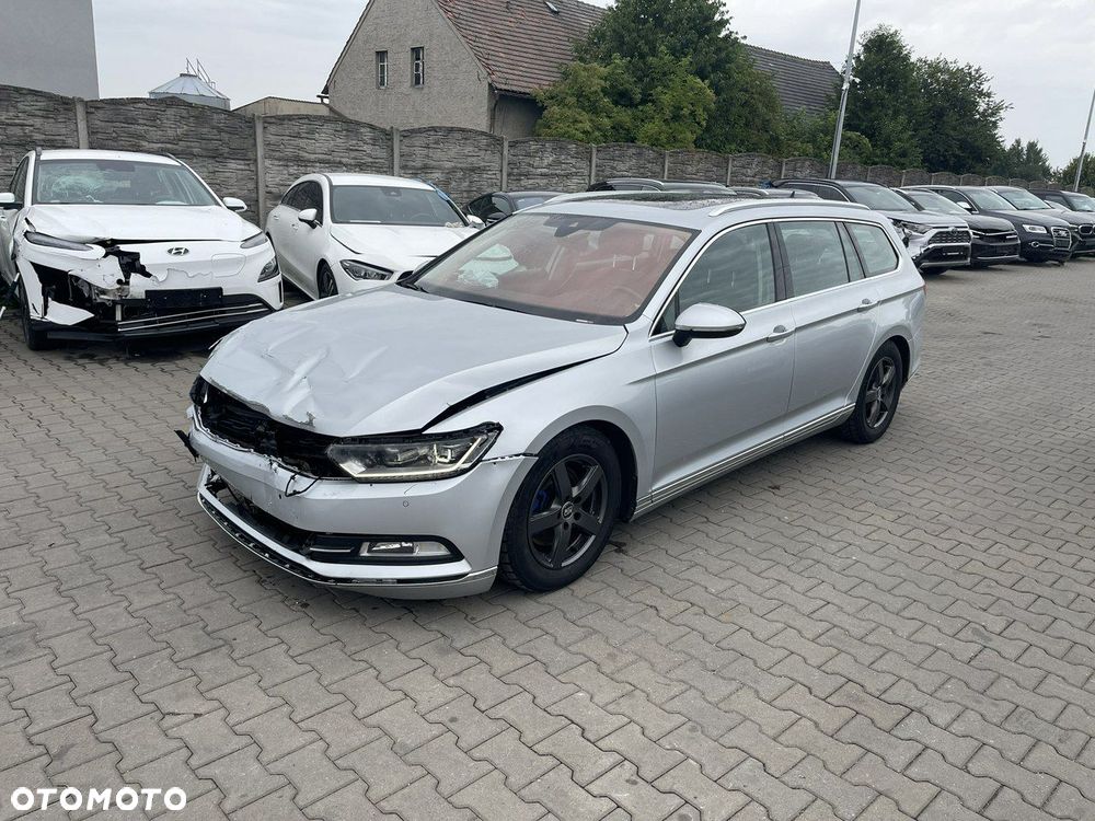 Volkswagen Passat - 4