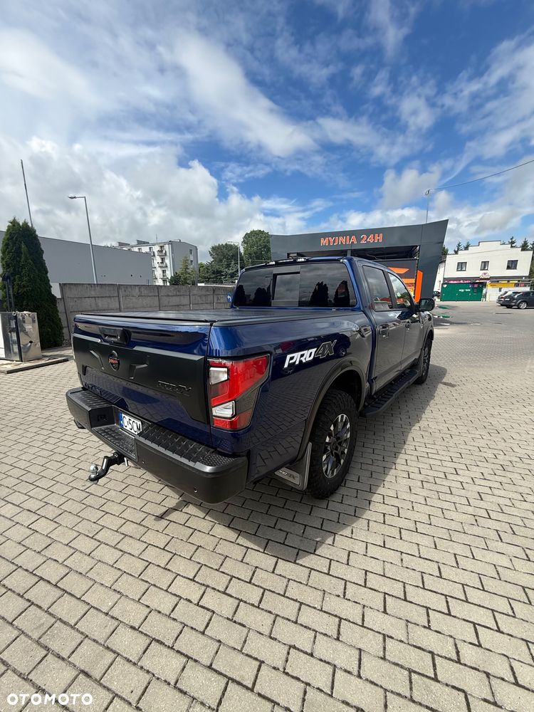 Nissan Titan - 4
