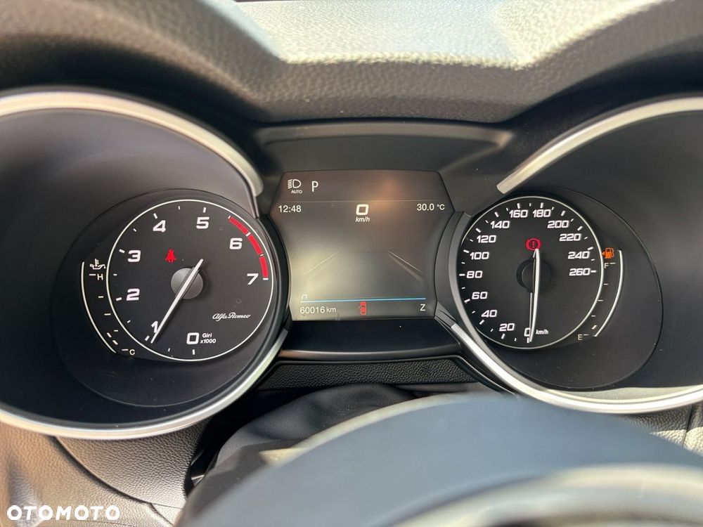 Alfa Romeo Stelvio - 17