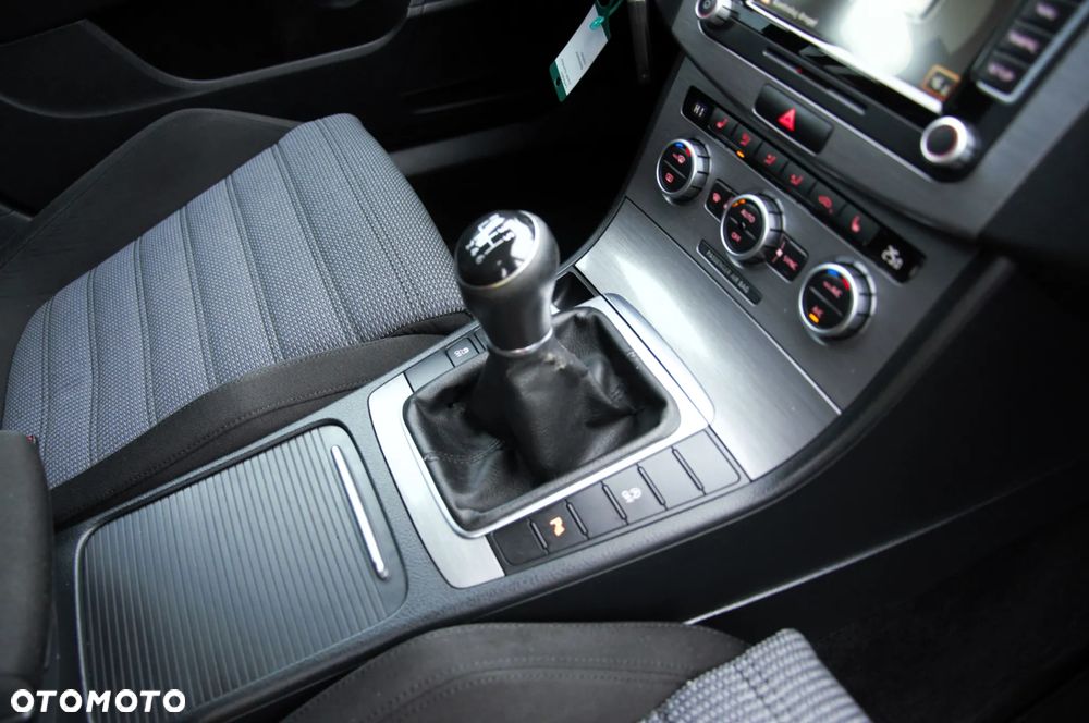 Volkswagen Passat 2.0 TDI BlueMotion Technology Highline - 11